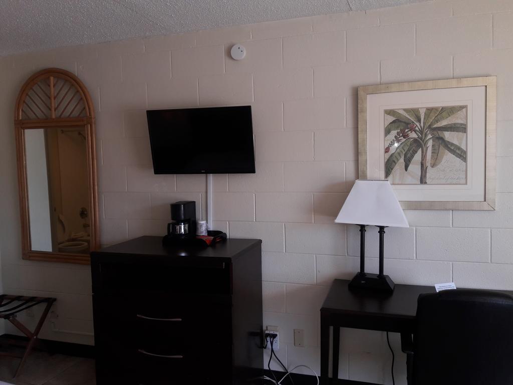 American Quality Lodge Panama City Exterior photo
