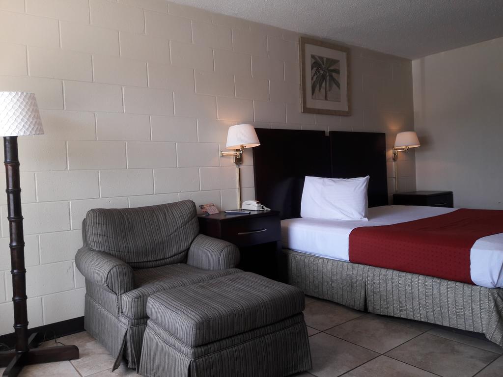 American Quality Lodge Panama City Exterior photo