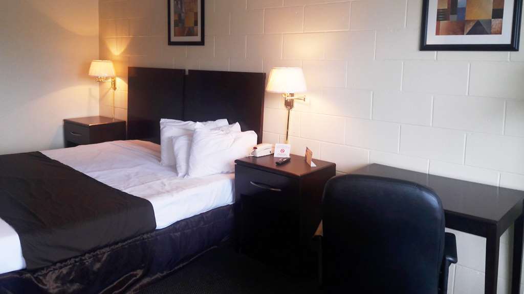 American Quality Lodge Panama City Room photo