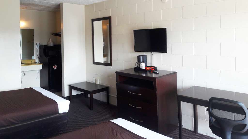 American Quality Lodge Panama City Room photo